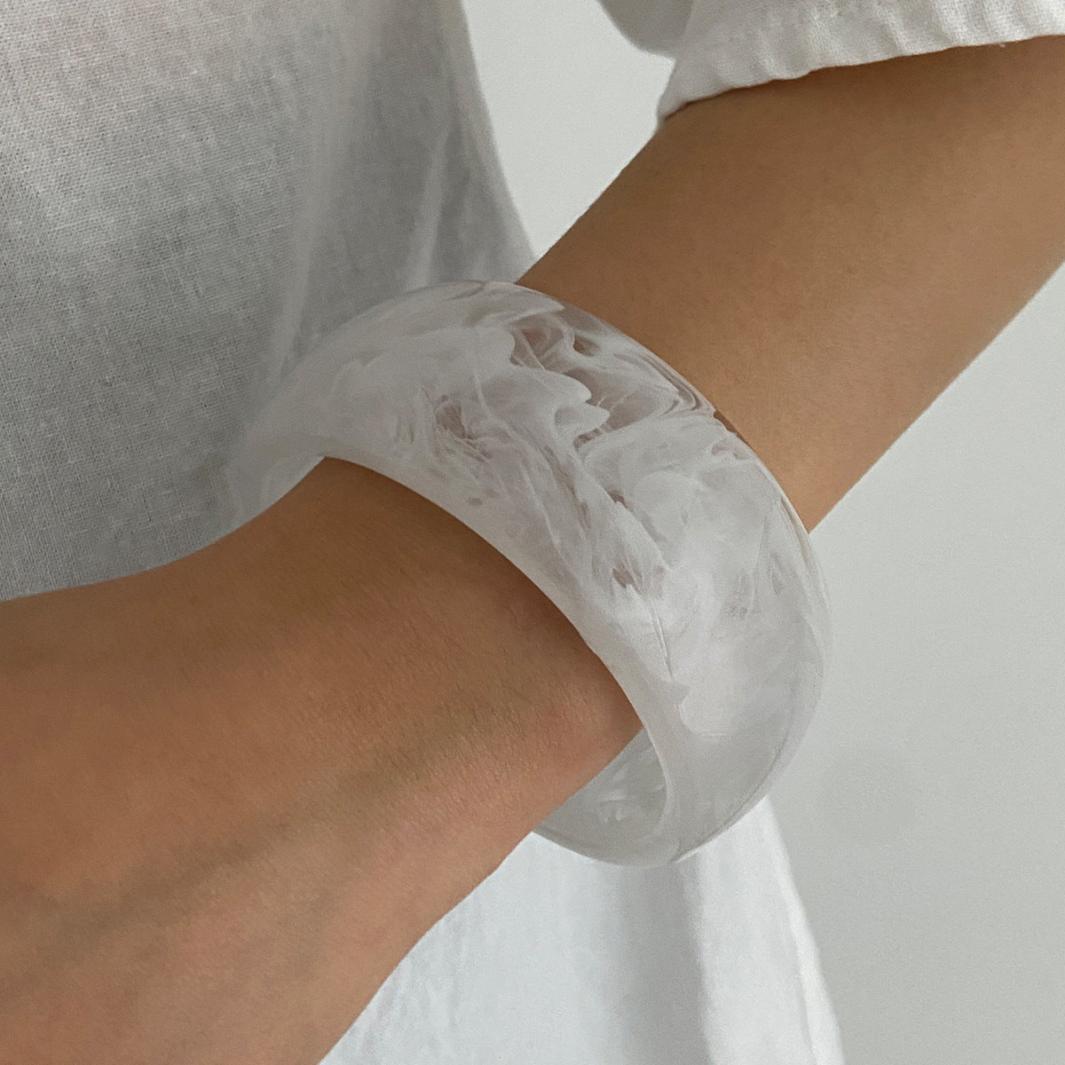 Lune Acrylic Chunky Bangle