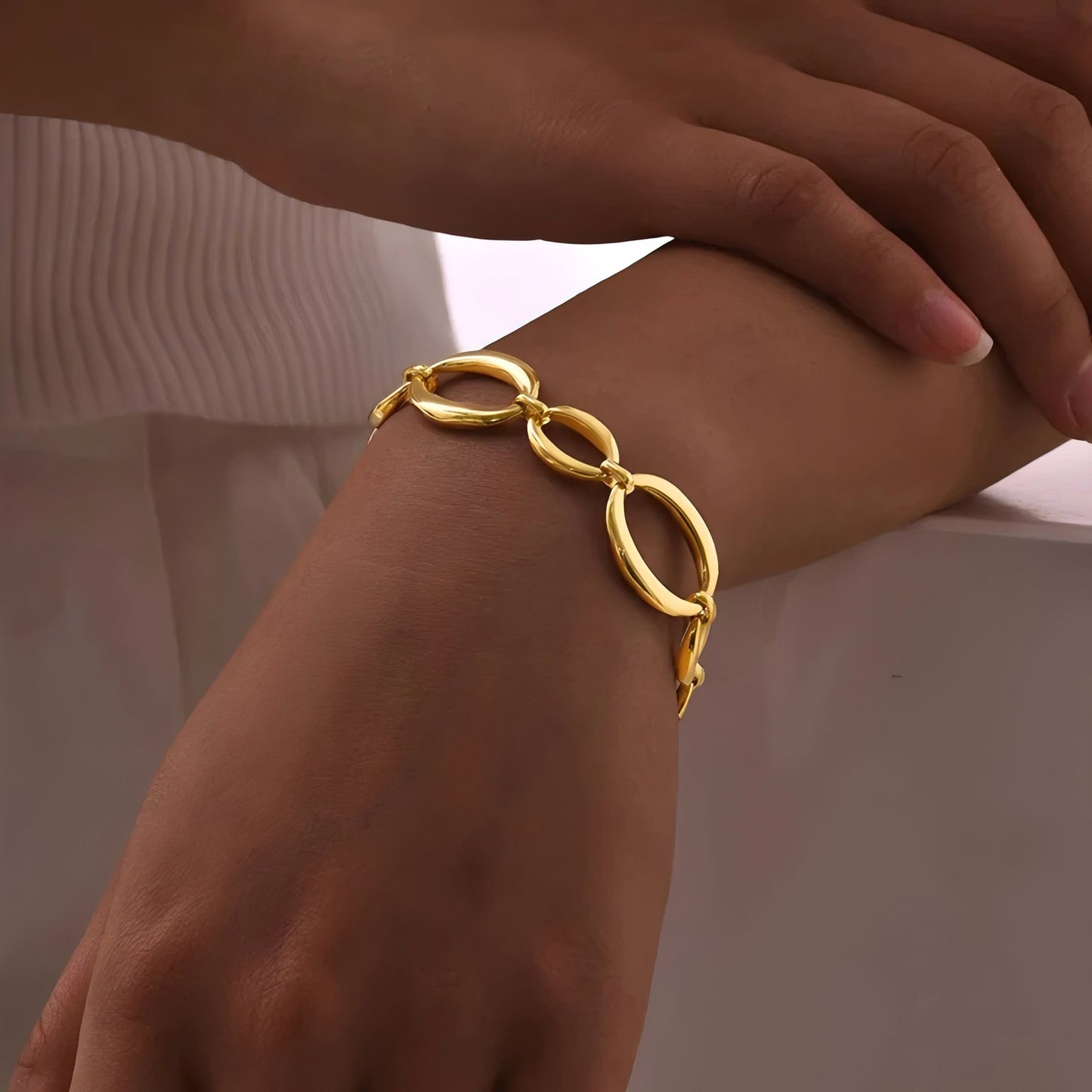 Lune Hoop Bracelet
