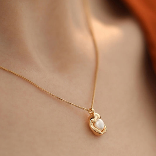 Lune Pearl Pendent
