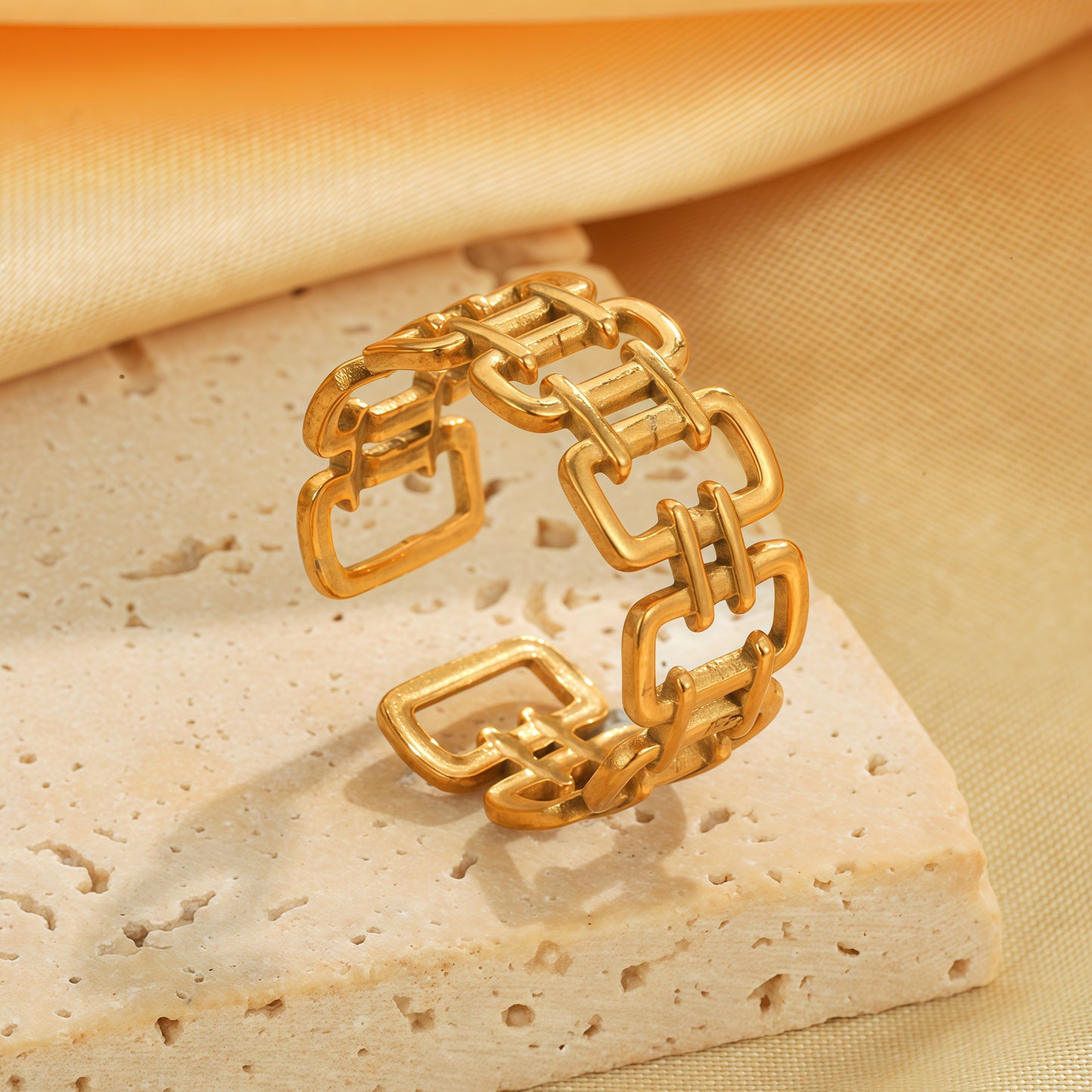 Lune Wave Ring