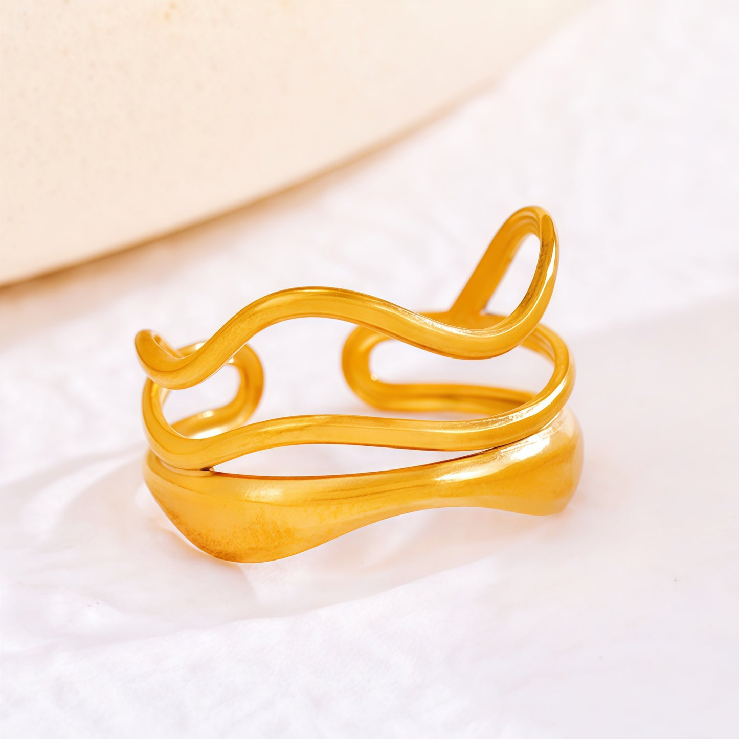 Lune Wave Ring