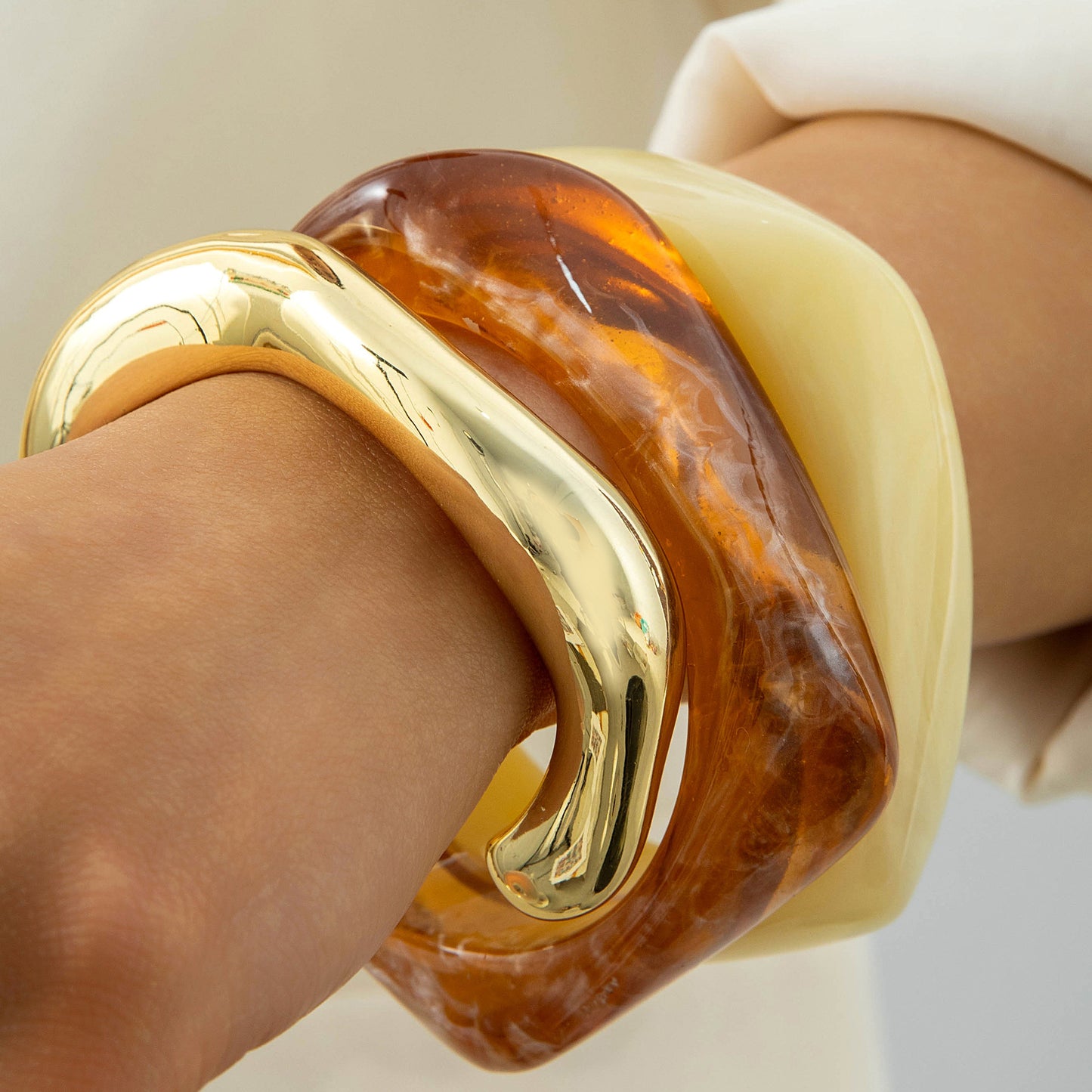 Fleur Chunky Acrylic Bangle
