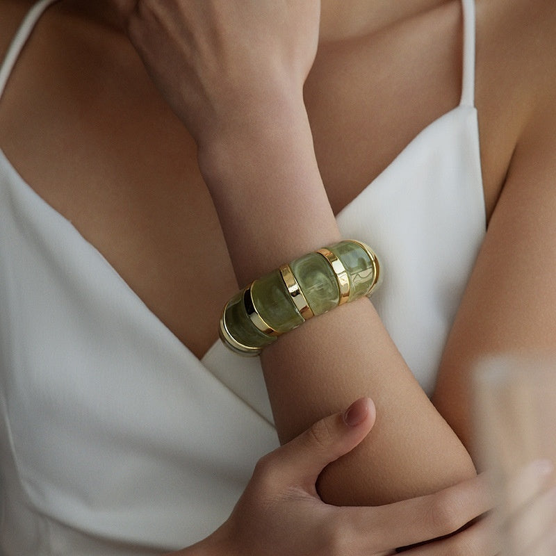 Fleur Acrylic Bangle