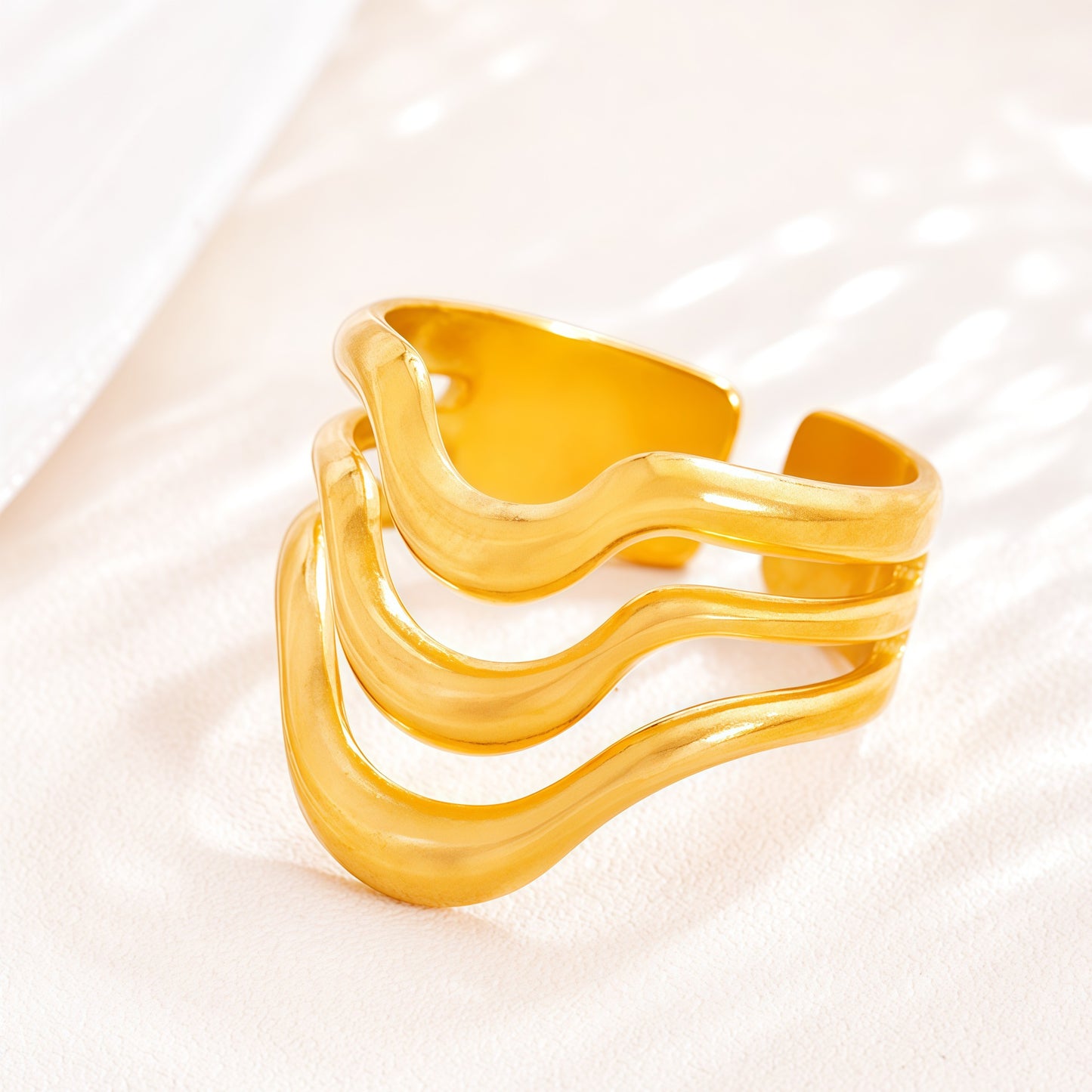 Lune Wave Ring