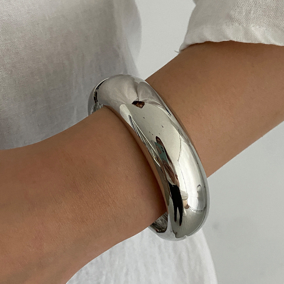 Fleur Resin Bangle