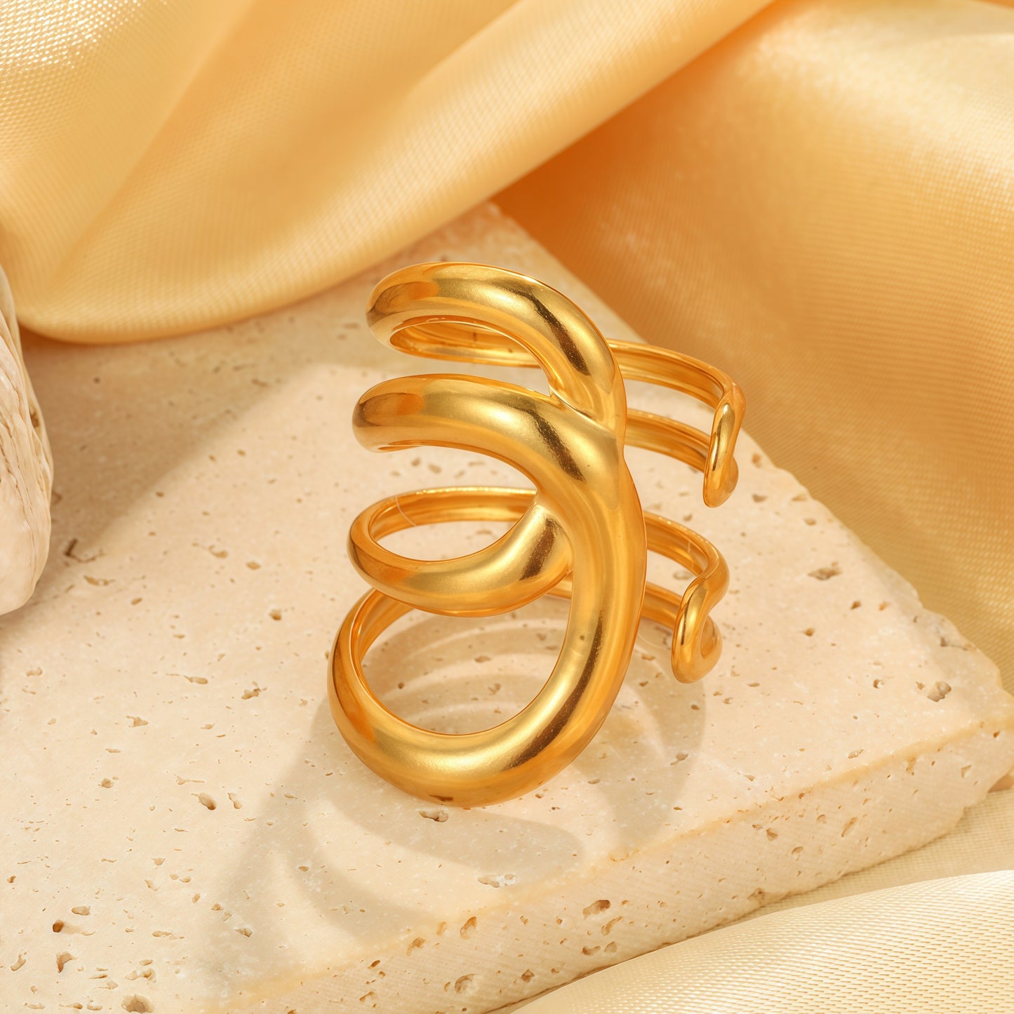 Lune Wave Ring