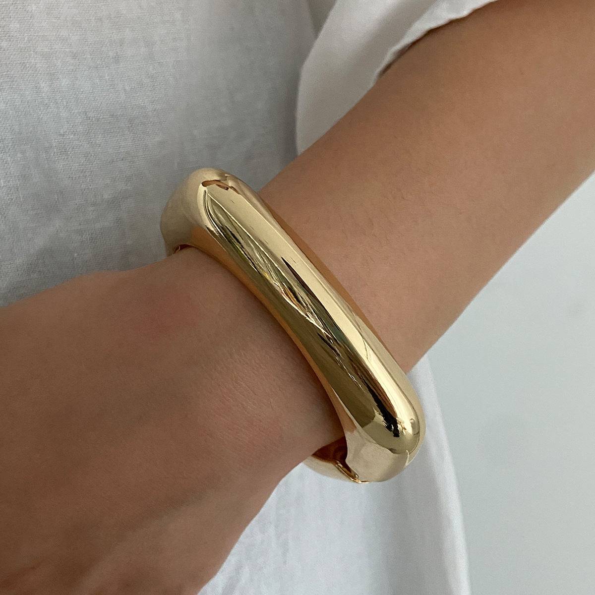 Lune Resin Chunky Bangle