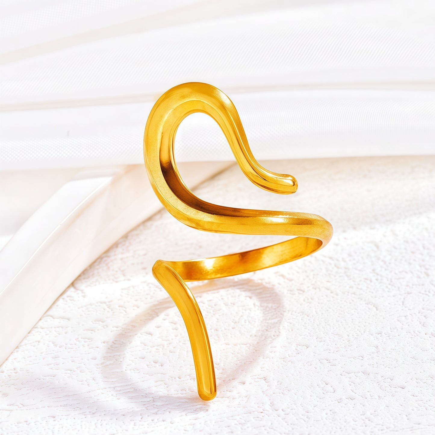 Lune Wave Ring